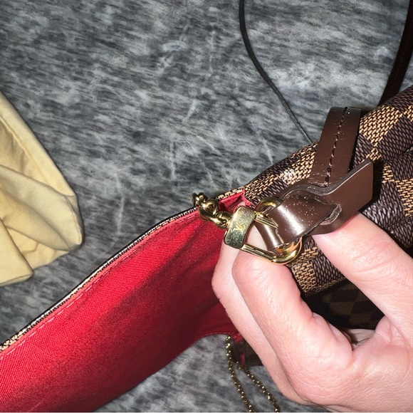 LOUIS VUITTON EBENE DAMIER FAVORITE MM CROSSBODY BAG - Picture 7 of 16